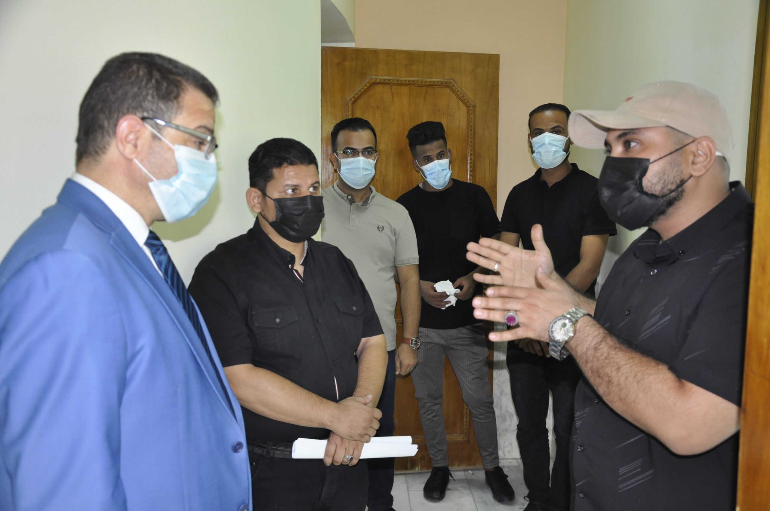 زيارة مركز تلقيح ضد فيروس كورونا (كوفيد-19) في جامعة المثنى.